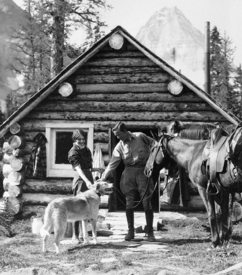 1920s Couple Log Cabin 1920s Couple Log Cabin