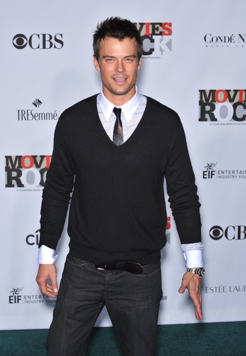 2000s Fashion Men Metrosexual V Neck Sweater Shirt Tie Josh Duhamel 2000s Fashion Men Metrosexual V-Neck Sweater Shirt Tie Josh Duhamel