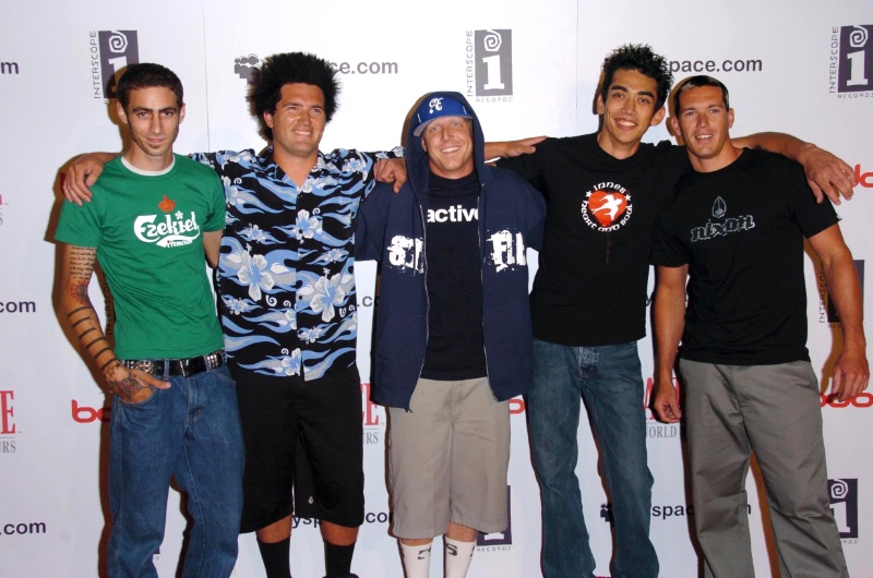 2000s Fashion Men Skater Style No Bare Feet 2000s Fashion Men Skater Style No Bare Feet