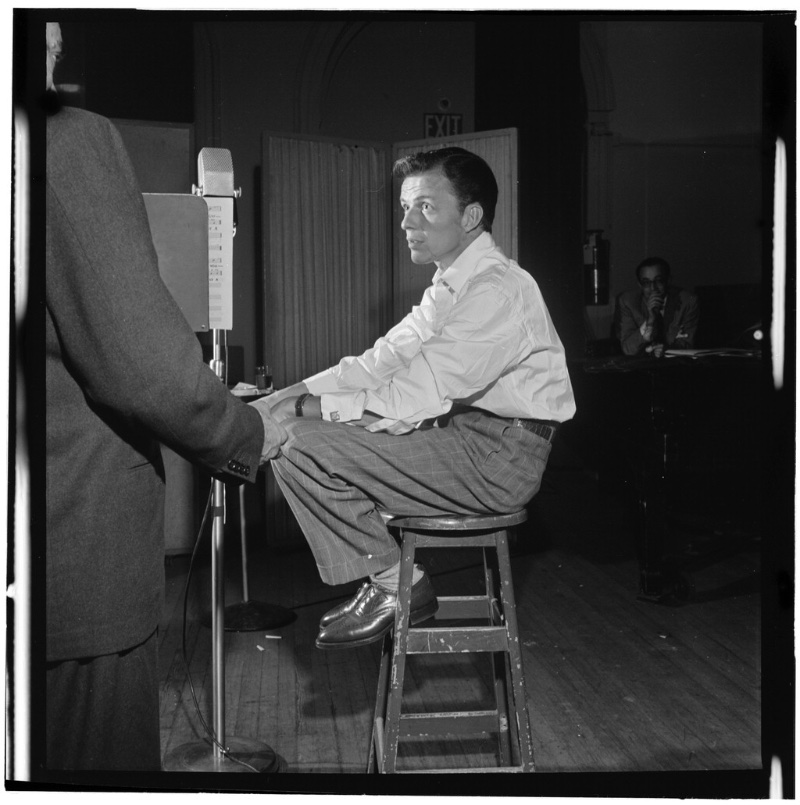 40s Fashion Men Frank Sinatra Frank Sinatra at Liederkrantz Hall in New York circa 1947.