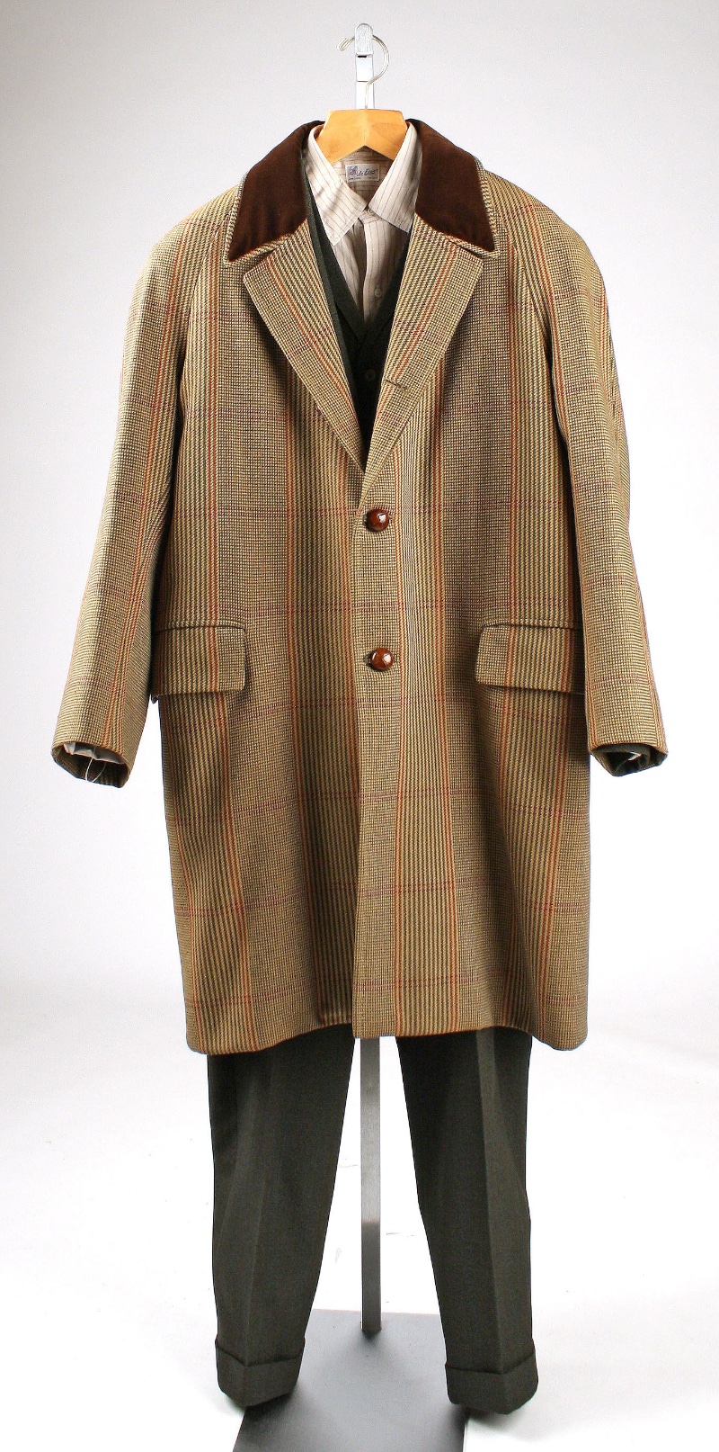 50s Fashion Men Outfit A 1950s men's outfit, consisting of wool, silk, cotton, and leather.