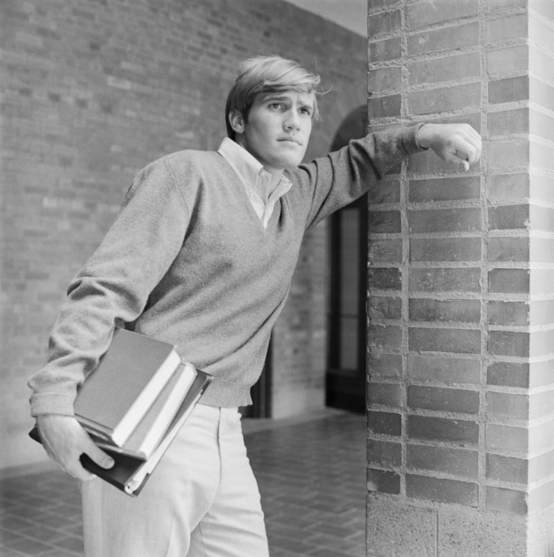 60s Fashion Men Ivy League Style V neck Sweater 60s Fashion Men Ivy League Style V-neck Sweater