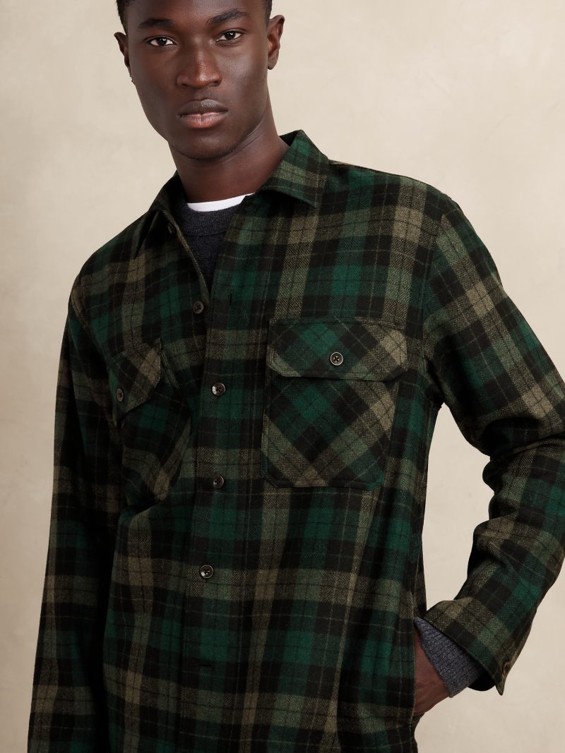 Banana Republic Green Plaid Italian Melton Shirt Jacket Men Infuse winter colors like green into your wardrobe with the plaids and the trendy shirt jacket.
