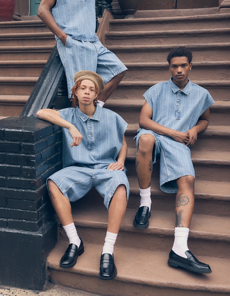 Bershka Summer 2024 013 Dressed up with leather loafers, BERSHKA spotlights denim with a modern, relaxed cut for summer.