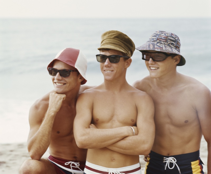Bucket Hats Sunglasses Beach Shirtless 90s Fashion Men Bucket hats were a casual essential of the nineties for men's hats.